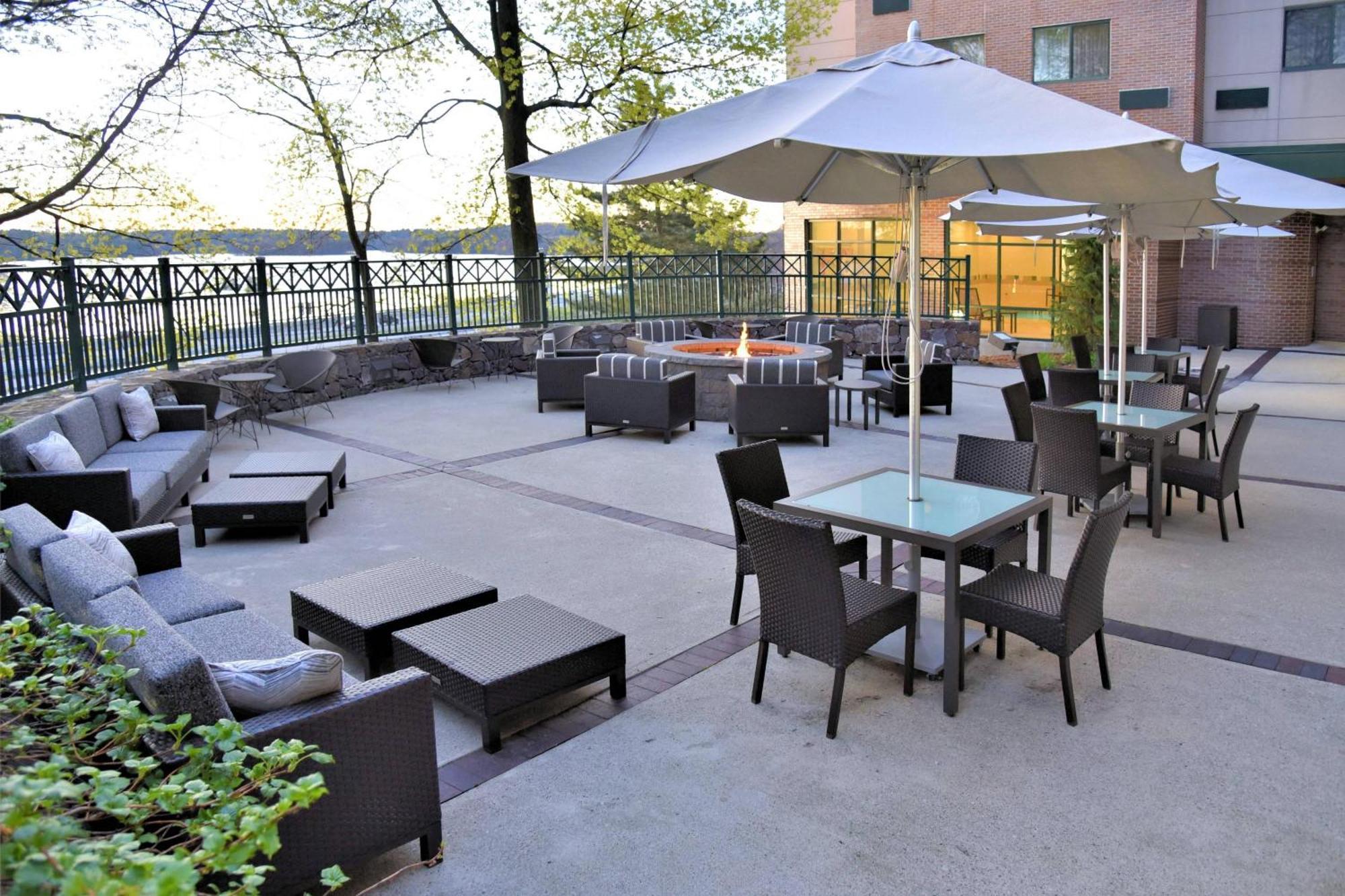 Hotel Courtyard By Marriott Boston Waltham Exterior foto