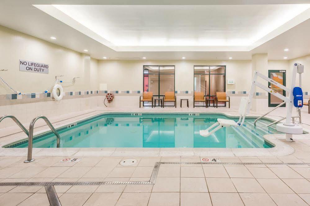 Hotel Courtyard By Marriott Boston Waltham Exterior foto